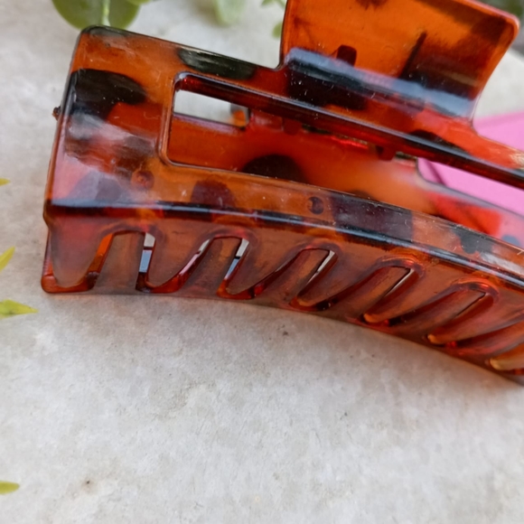 👩‍❤️‍👩 Brown Boho H&M Hair Clasp - Picture 3 of 6